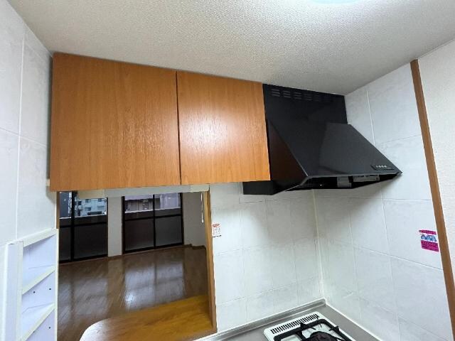 物件内観写真10　(吊戸棚)