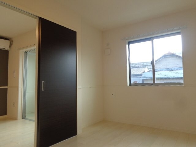 物件内観写真8　(洋室（南）)