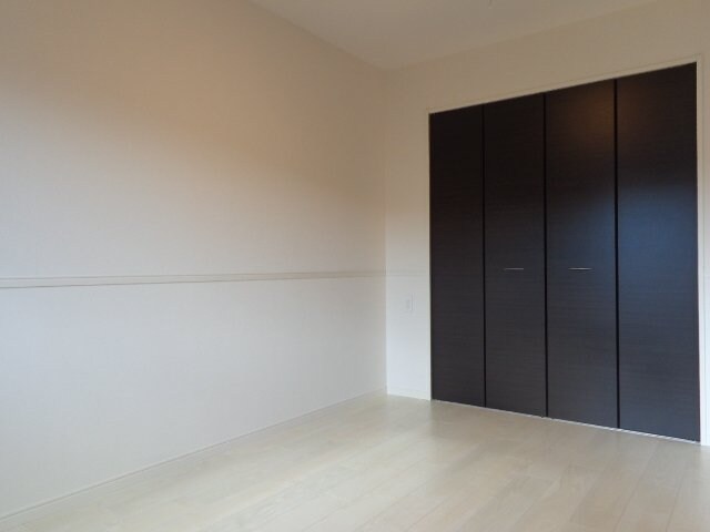 物件内観写真13　(洋室（南）)