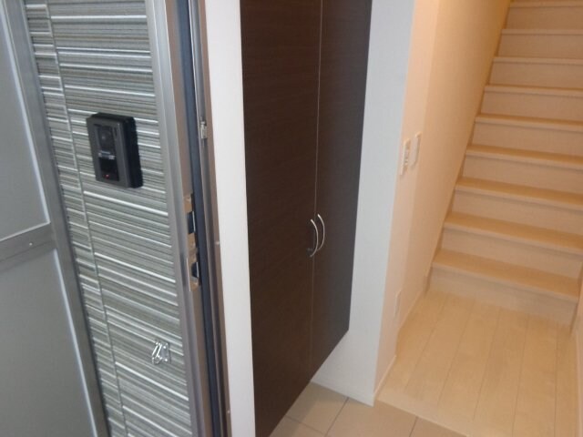 物件内観写真18　(下駄箱)