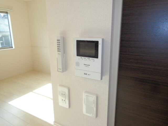 物件内観写真21　(カメラ付インターホン)