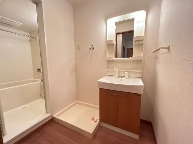 物件内観写真8　(洗髪洗面化粧台)