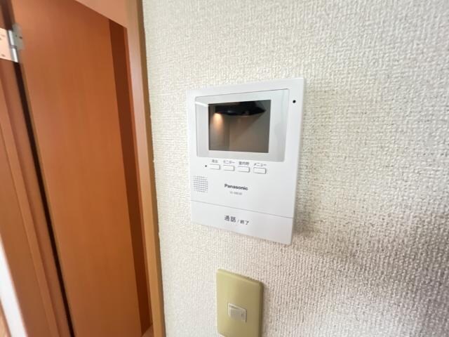 物件内観写真12　(カメラ付インターホン)