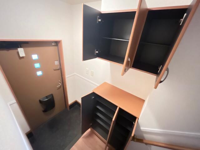 物件内観写真19　(玄関)