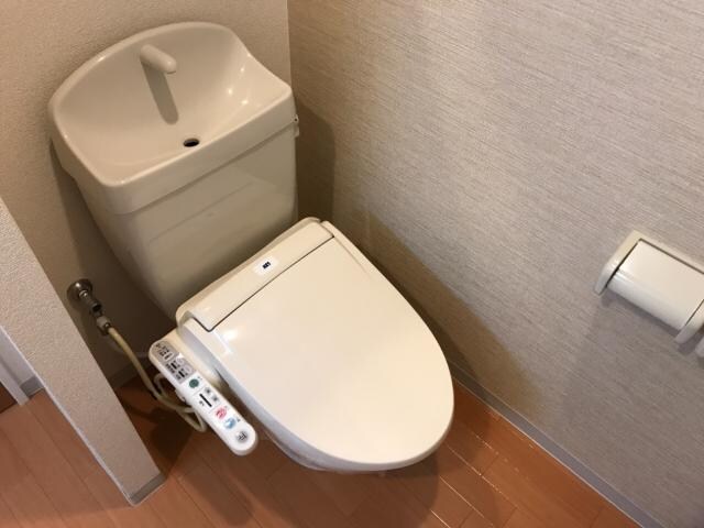 物件内観写真7　(シャワー付トイレ)