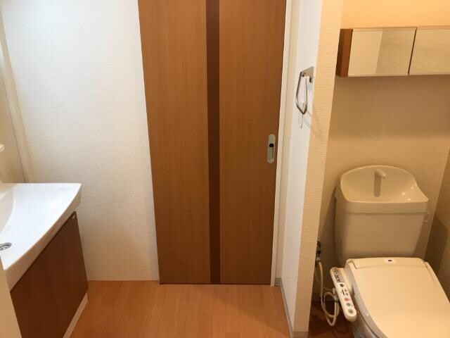 物件内観写真8　(サニタリー)