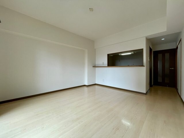 物件内観写真3　(ゆったり過ごせるリビングです)