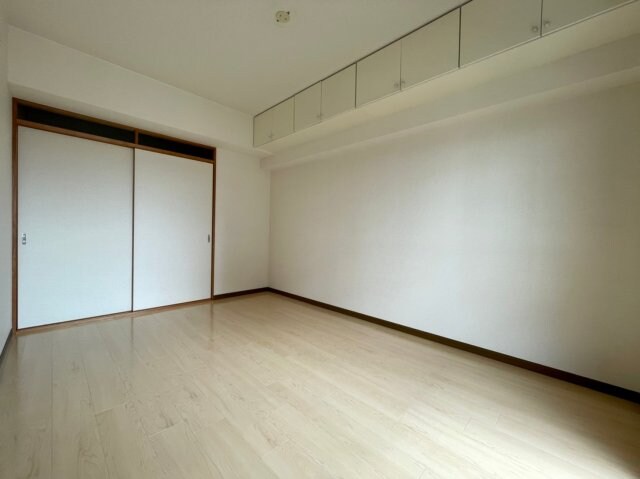 物件内観写真6　(使い勝手のいい洋室です)