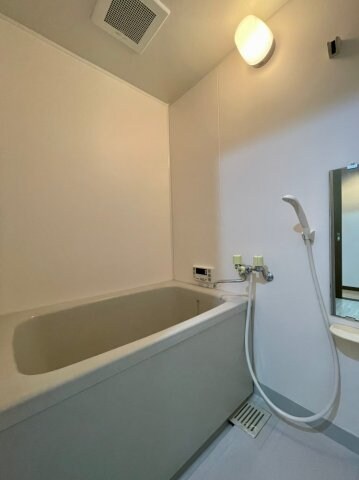 物件内観写真12　(お風呂で日々の疲れを落としましょう)