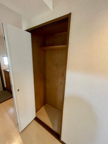 物件内観写真18　(収納スペース豊富です)