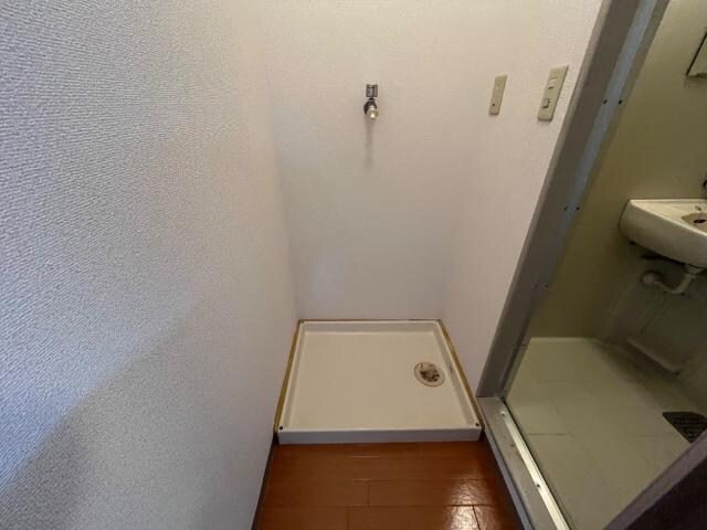 物件内観写真13　(洗濯機置場)