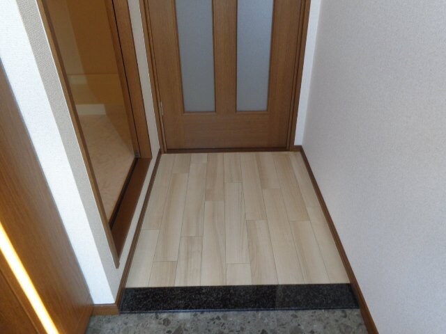 物件内観写真21　(玄関)
