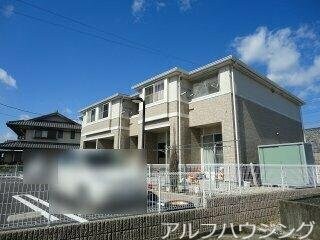 物件外観写真2　(外観写真（昼）)