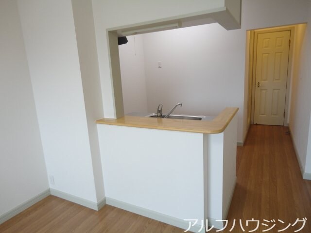 物件内観写真5　(カウンターキッチン)