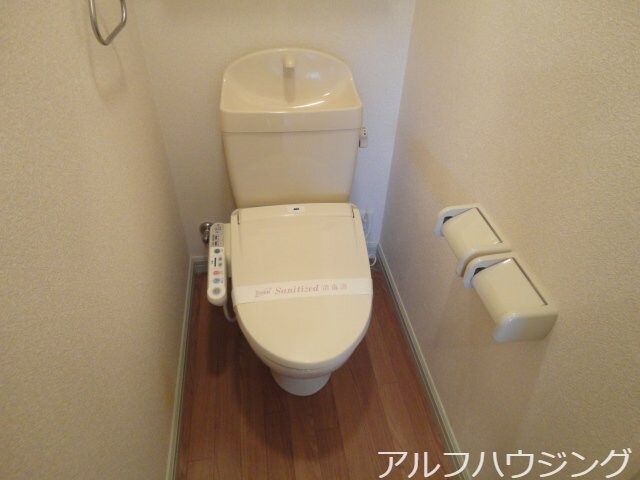 物件内観写真13　(シャワー付トイレ)