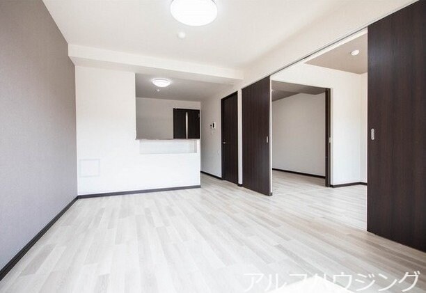 物件内観写真3　(イメージ)