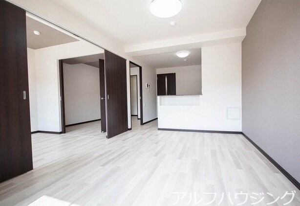 物件内観写真3　(イメージ)