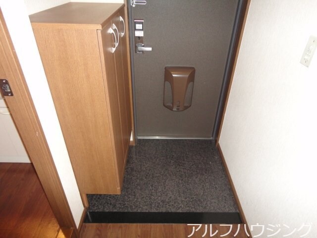 物件内観写真21　(玄関)
