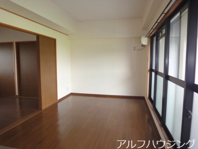 物件内観写真8　(反転タイプ)