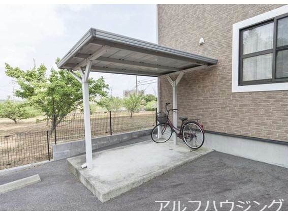 物件外観写真4　(駐輪場)
