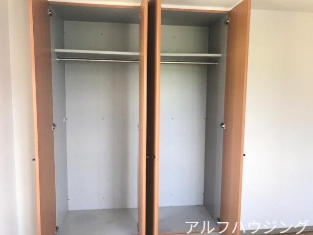 物件内観写真10　(南洋間クローゼット)