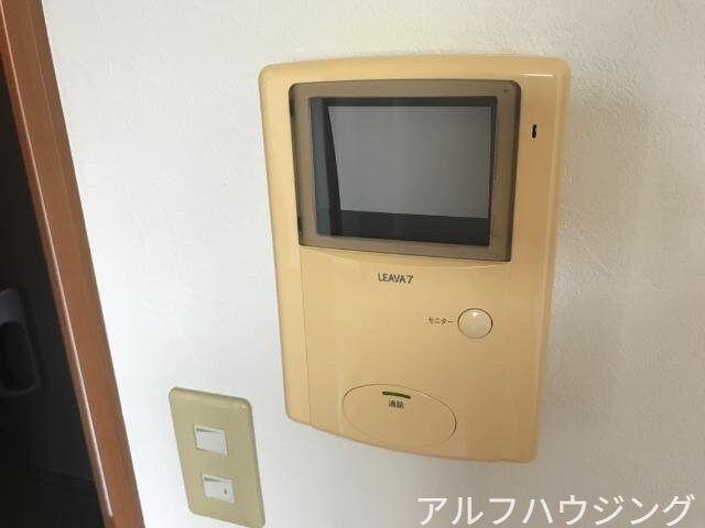物件内観写真15　(カメラ付インターホン)