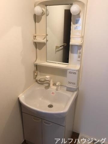 物件内観写真16　(洗面化粧台)