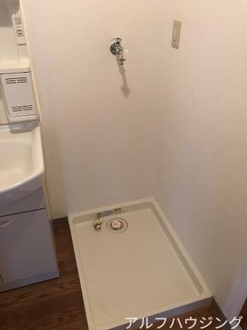 物件内観写真17　(洗濯機置場)