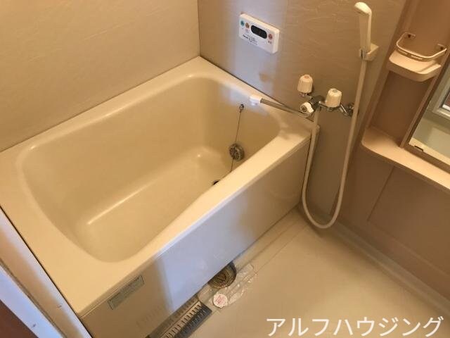 物件内観写真18　(ユニットバス)