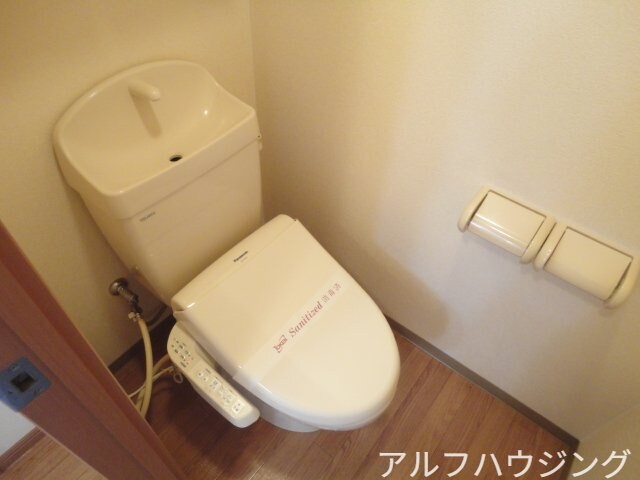 物件内観写真12　(シャワー付トイレ)