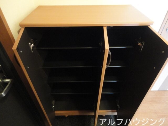 物件内観写真17　(下駄箱)