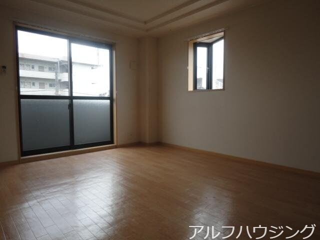 物件内観写真5　(洋室)