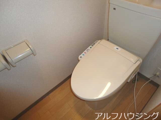 物件内観写真16　(シャワー付トイレ)