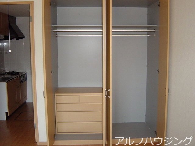 物件内観写真5　(収納)