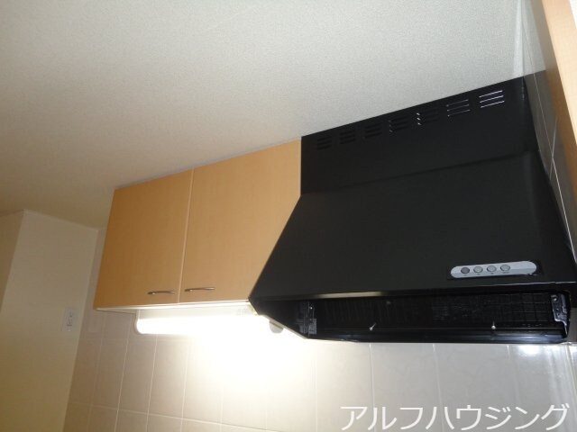 物件内観写真8　(換気扇)