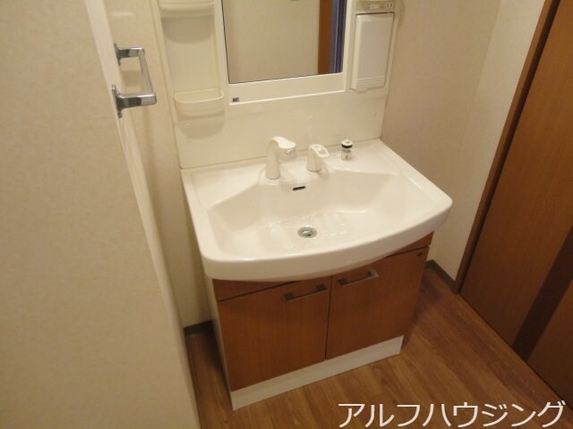 物件内観写真15　(洗髪洗面化粧台)