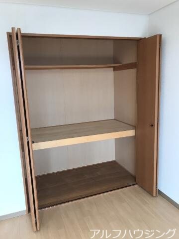 物件内観写真11　(南洋室収納)