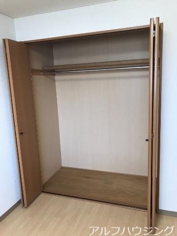 物件内観写真13　(北洋室収納)