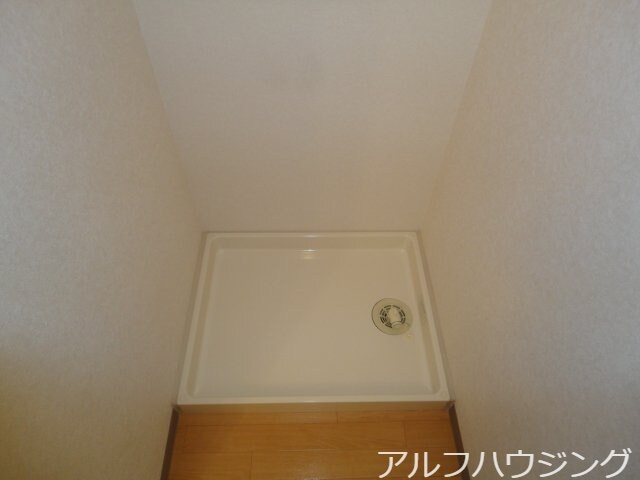 物件内観写真15　(洗濯機置場)