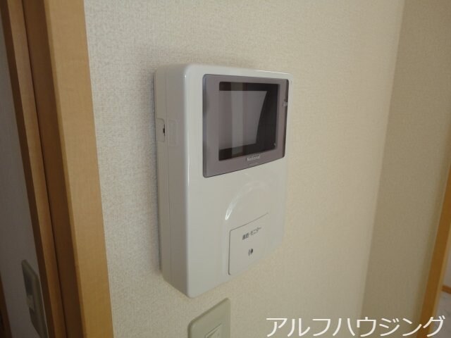 物件内観写真18　(カメラ付インターホン)