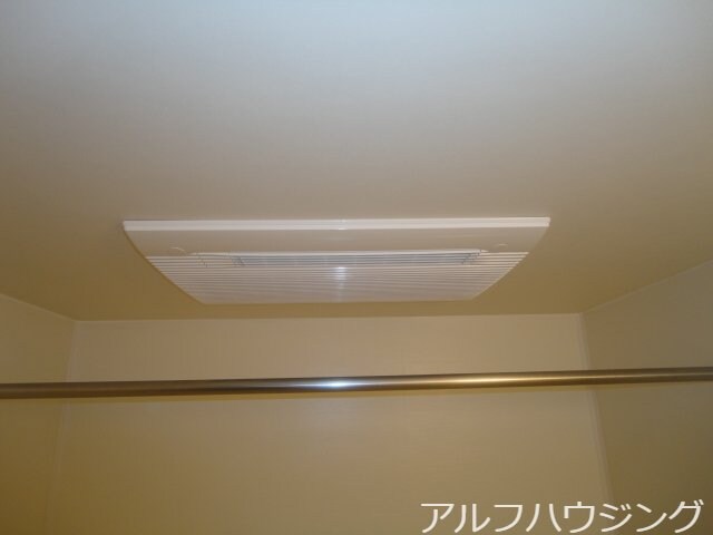 物件内観写真15　(浴室乾燥機)