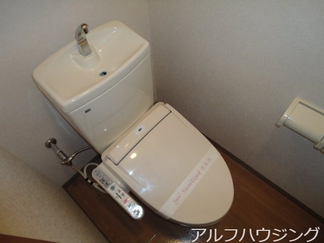 物件内観写真18　(シャワー付トイレ)