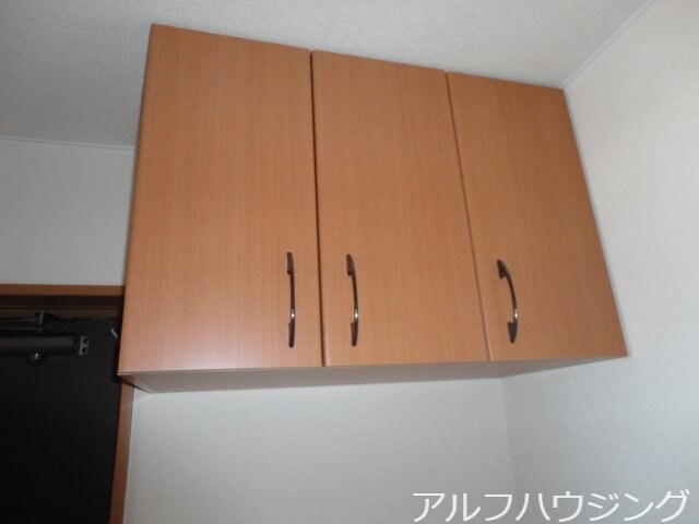 物件内観写真23　(下駄箱上部)