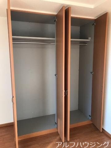 物件内観写真6　(クローゼット)