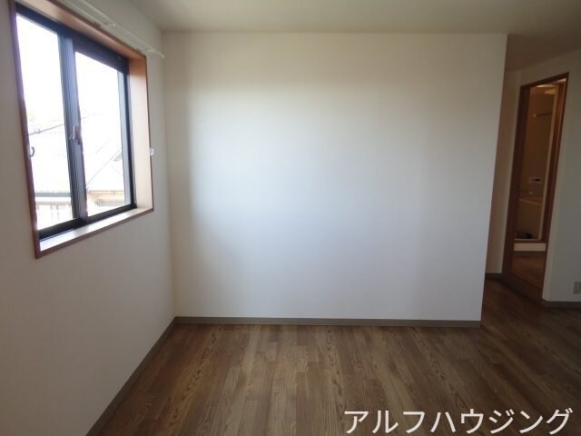 物件内観写真4　(リビング１)