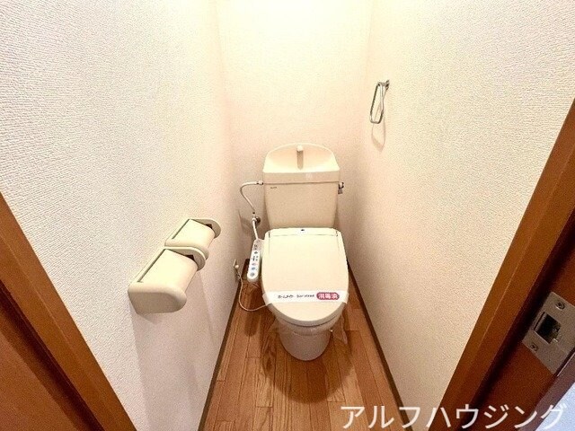 物件内観写真17　(シャワー付トイレ)