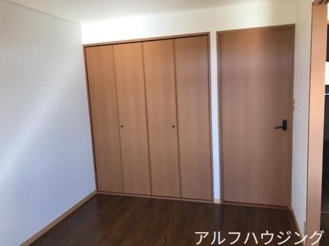 物件内観写真9　(洋室2)