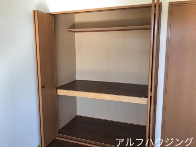 物件内観写真12　(収納)