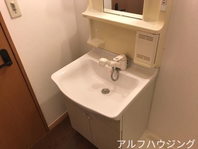 物件内観写真15　(洗髪洗面化粧台)
