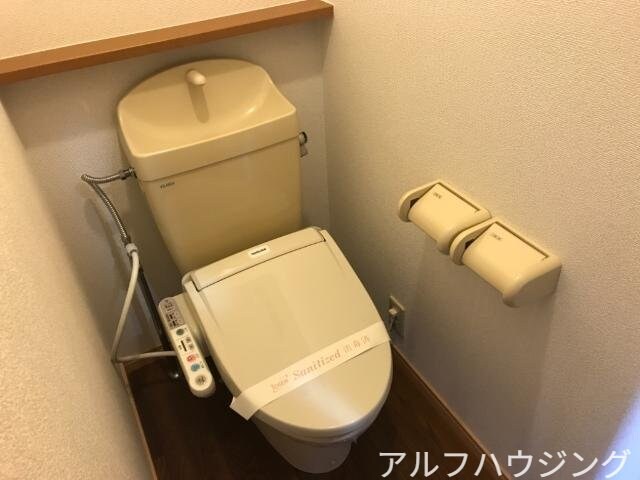 物件内観写真17　(シャワー付トイレ)